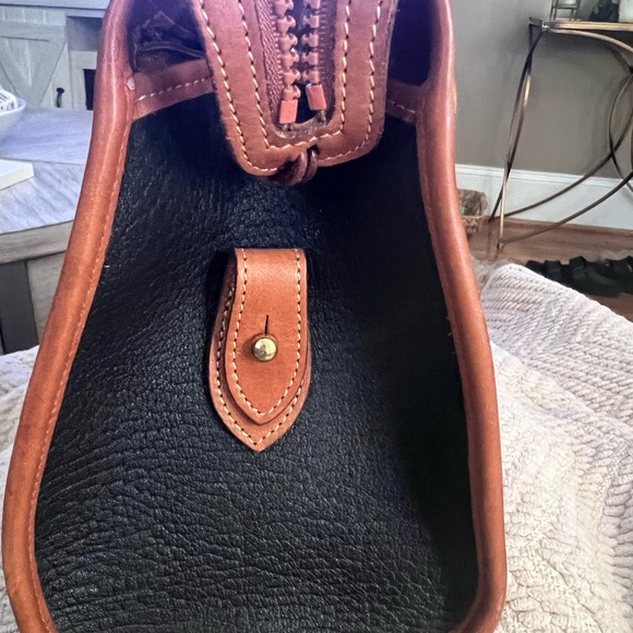 Dooney & Bourke Vintage Satchel Doctors bag pebbled leather buckle all weather - Picture 4 of 5